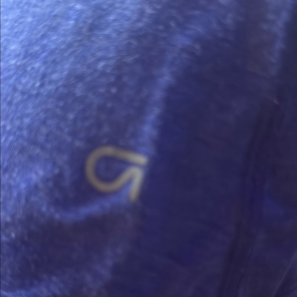 GAP Fit Women's Deep Blue Tank Top - Picture 3 of 3